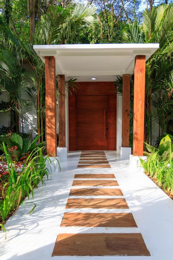 Gigi Brown Villa Frida Beachfront Puerto Viejo de Talamanca Exterior photo